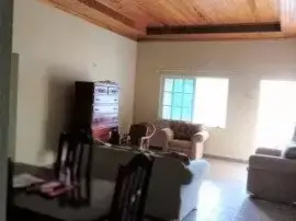 5 beds · 3 bath House