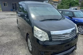 2013 Toyota Noah