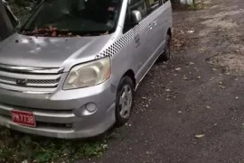 2007 Toyota Noah bus selling as is