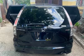 2013 Honda stream RSZ 