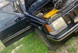 1995 Cherokee 380